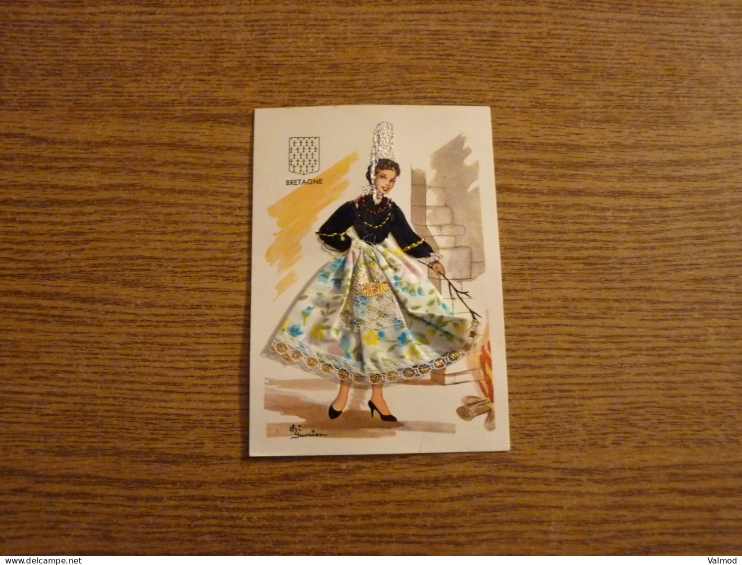 Carte Brodée "Bretagne" - Jeune Femme Tenue Brodé/Tissu- 10,5x15cm Env. - Ricamate