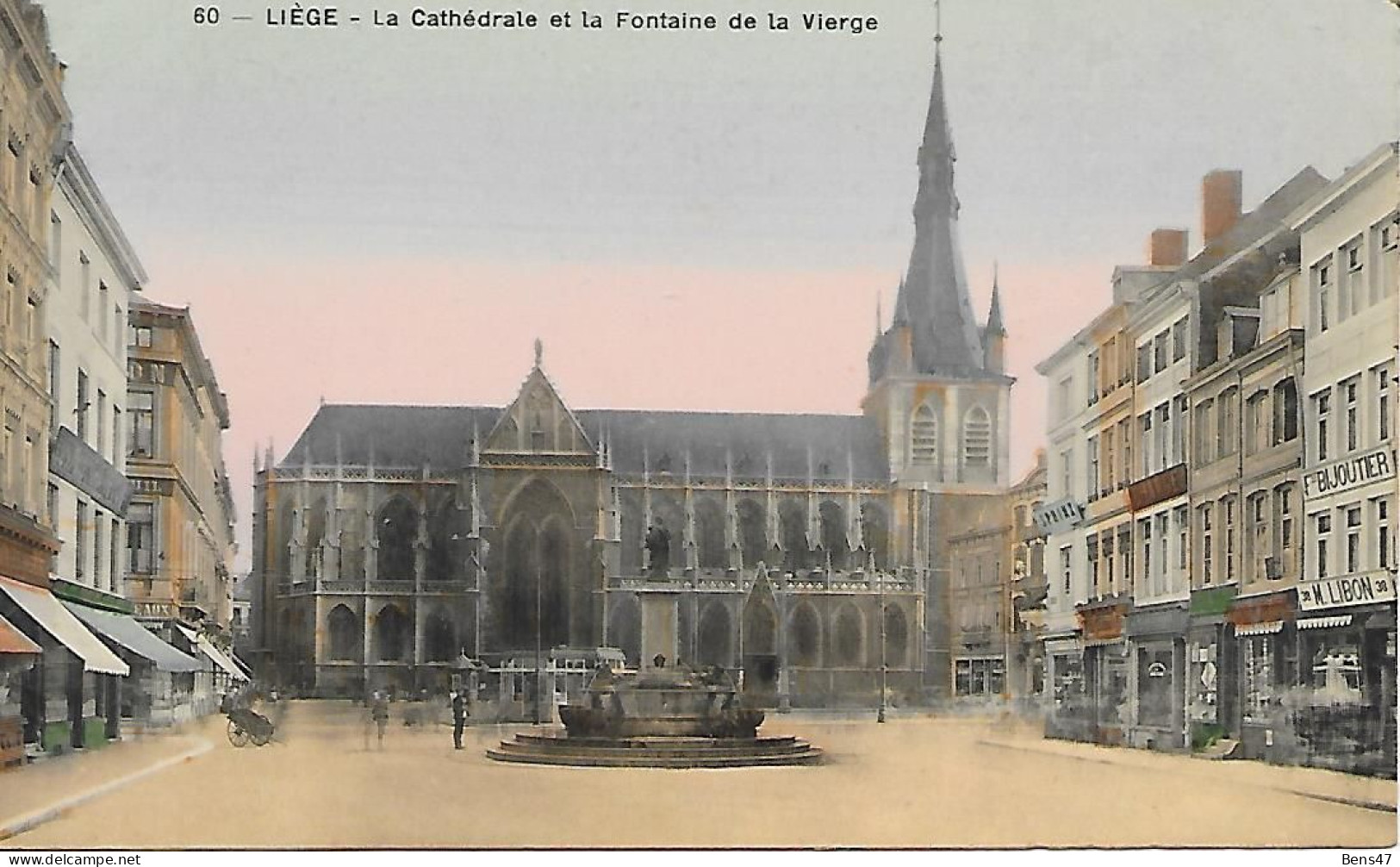 Liège La Cathédrale Et La Fontaine De La Vierge - Liege