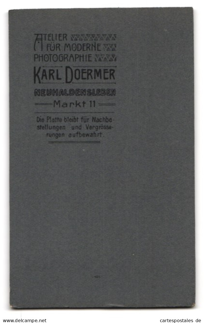 Fotografie Karl Doermer, Neuhaldensleben, Markt 11, Portrait Junger Herr Im Eleganten Anzug  - Personnes Anonymes