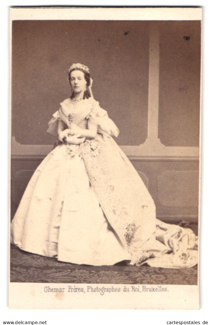 Fotografie Ghemar Freres, Bruxelles, Portrait Marie Henriette Von Österreich, Königin Der Belgier Im Kleid  - Célébrités