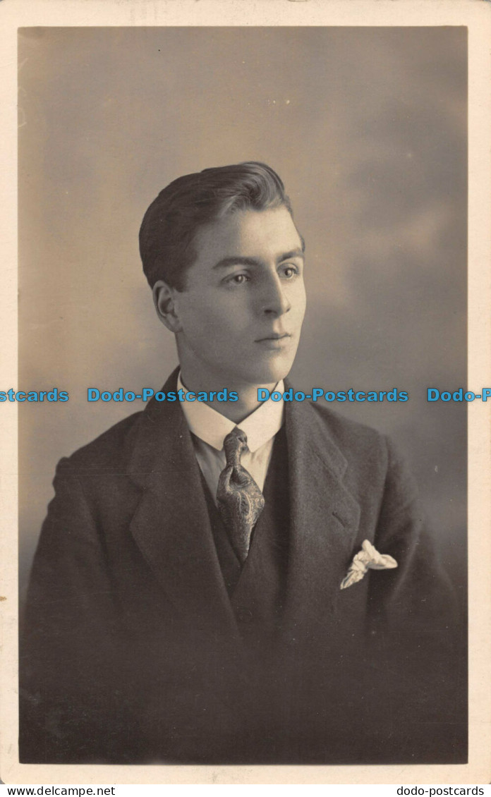 R099631 Man. Old Photography. Curzon Studios - Monde