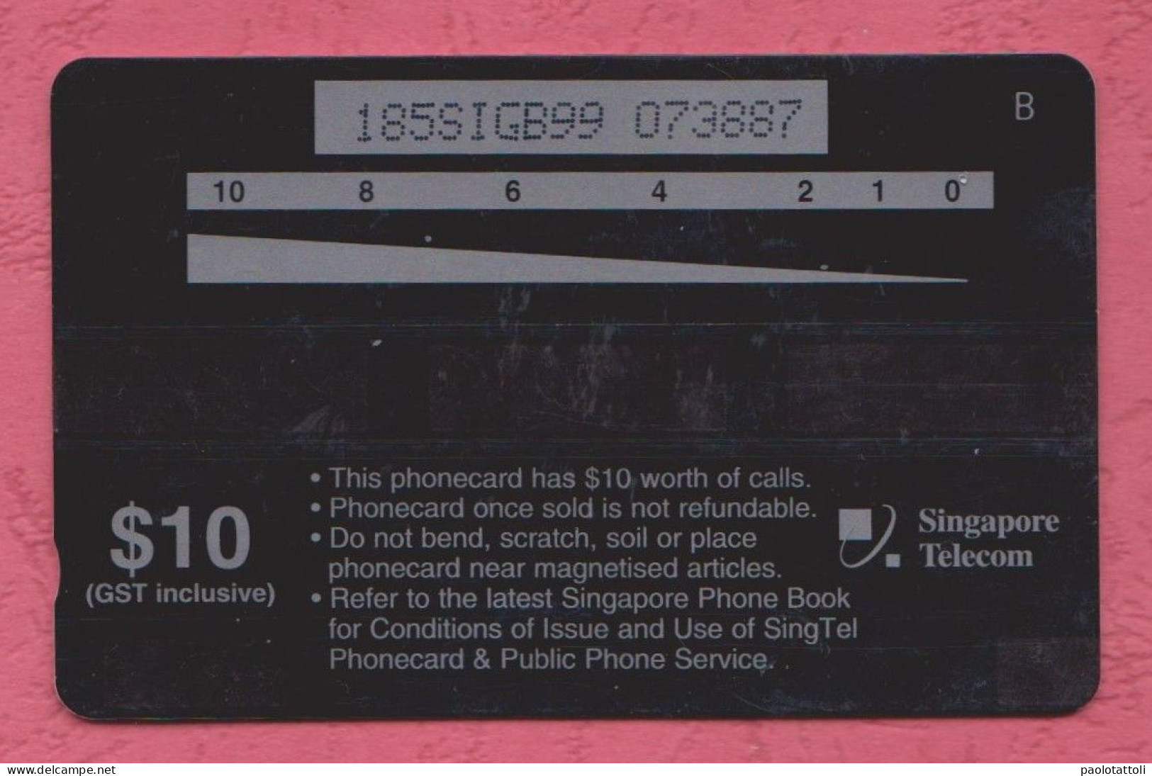 Singapore- Kaya Tinawagan Ko Siya- Singapore Telecom. Used Phone Card By 10 Dollars. - Singapour