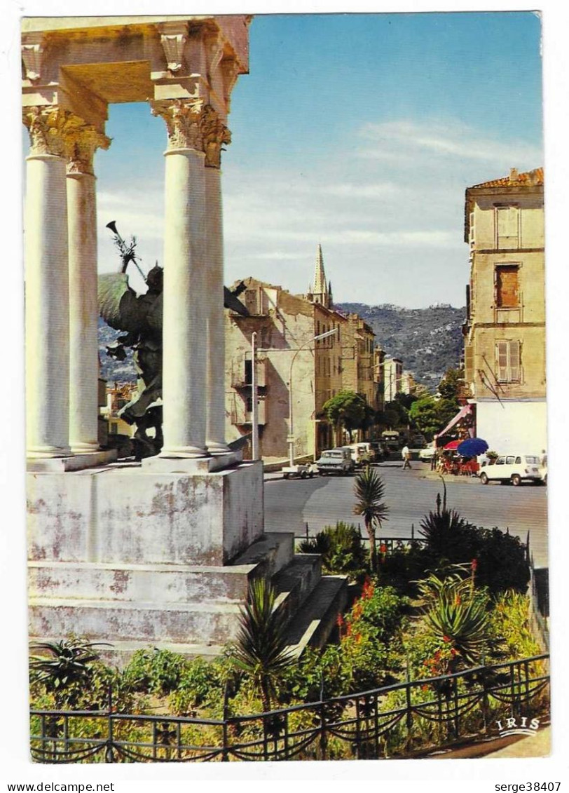 Calvi - Monument Aux Morts Et Cours Wilson - Renault 4 - N°050 99 # 11-23/23 - Calvi