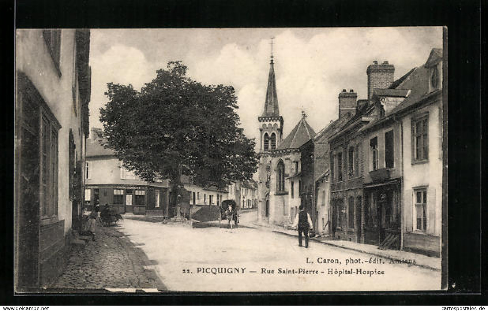 CPA Picquigny, Rue Saint-Pierre, Hopital-Hospice  - Picquigny