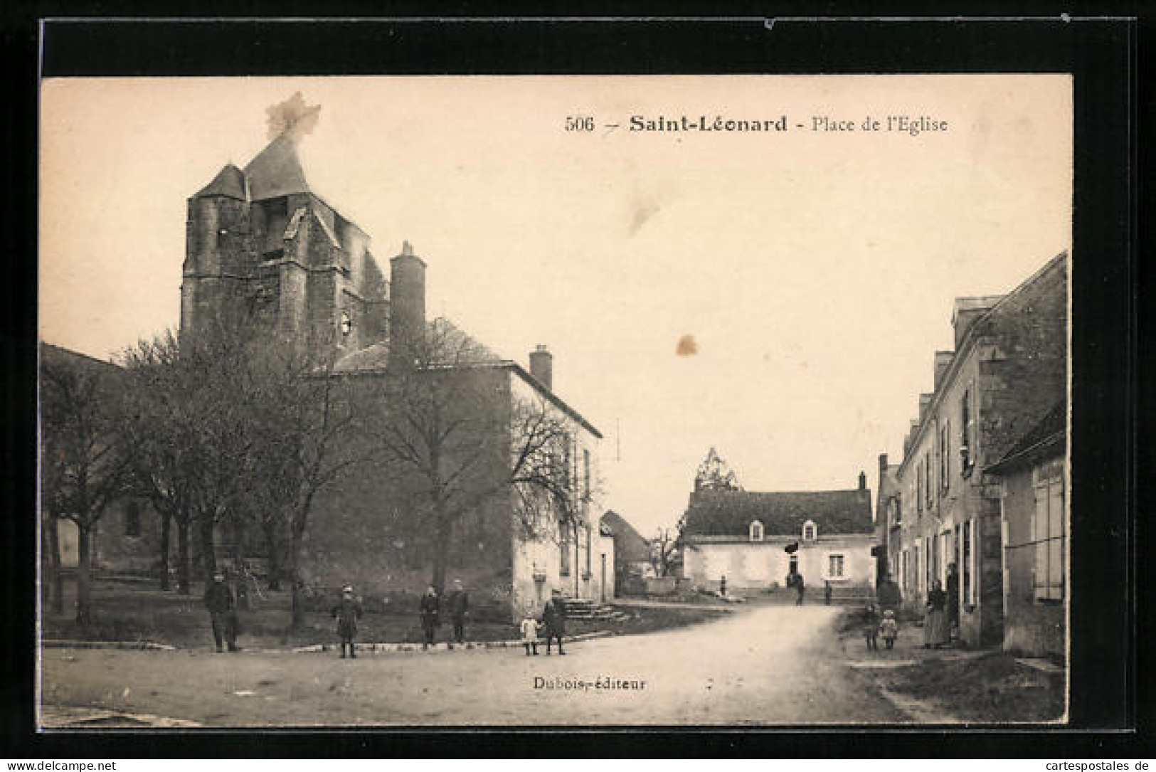 CPA Saint-Léonard, Place De L`Eglise  - Andere & Zonder Classificatie