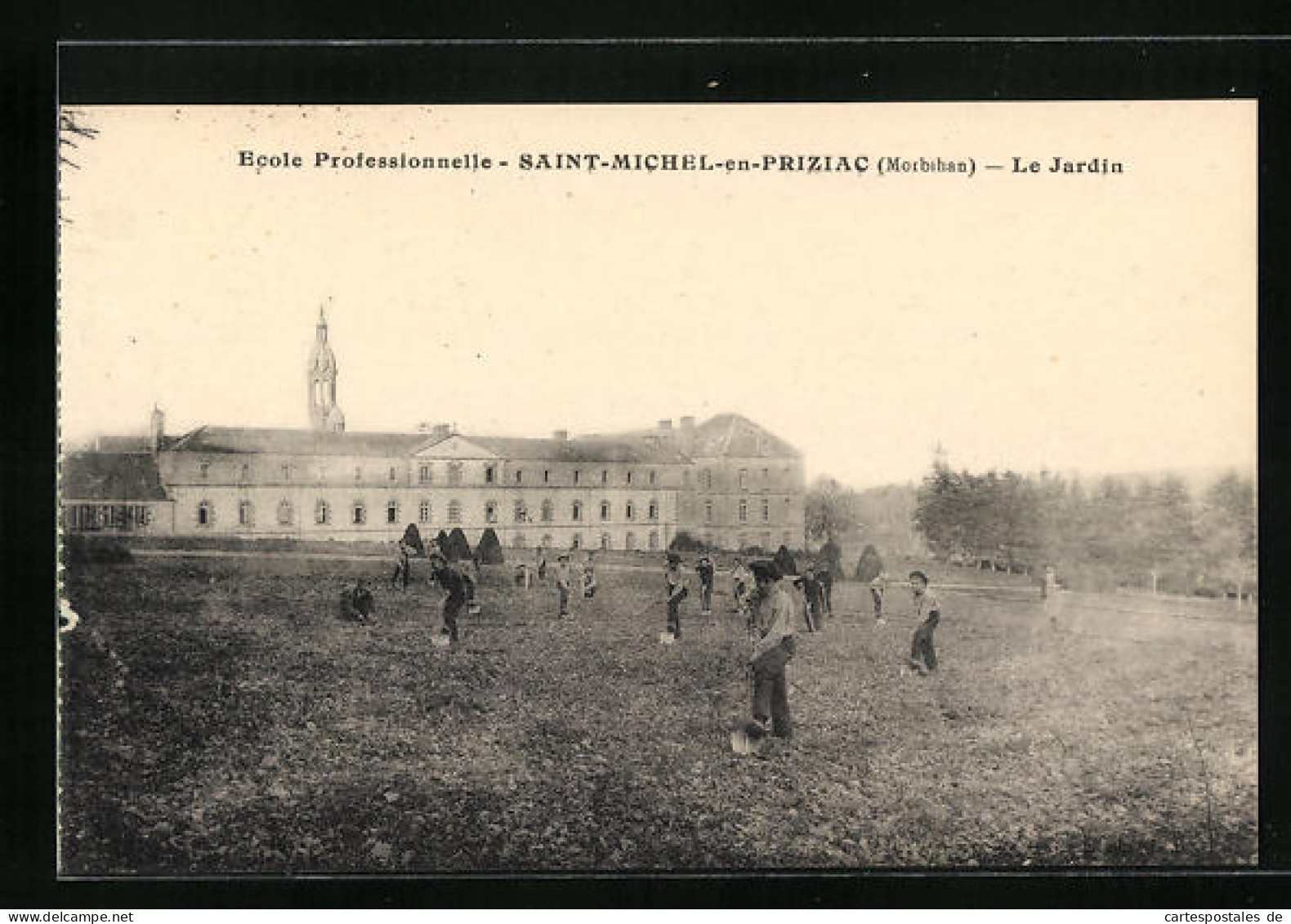 CPA Saint-Michel-en-Priziac, Ecole Professionnelle, Le Jardin  - Sonstige & Ohne Zuordnung