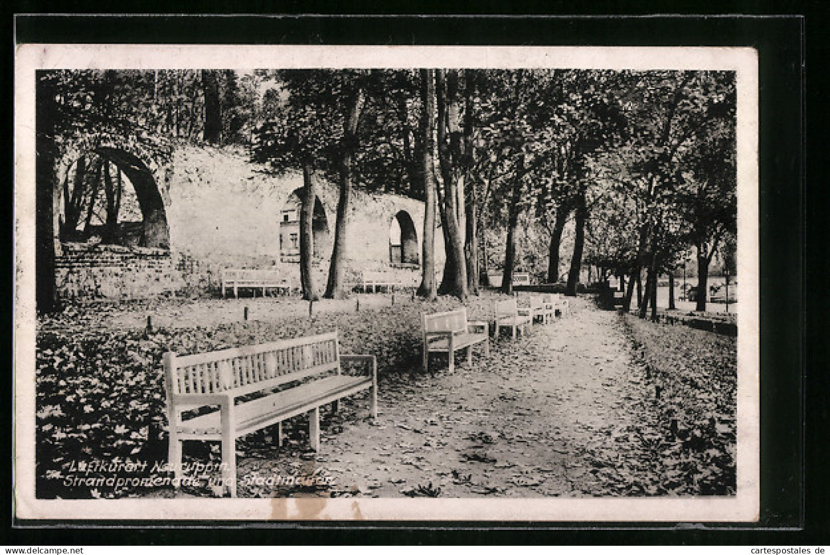 AK Neuruppin, Strandpromenade Mit Stadtmauer  - Neuruppin