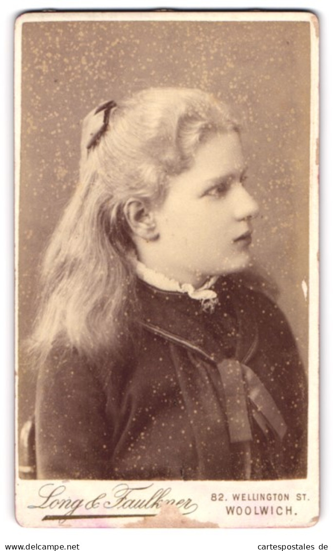 Photo Long & Faulkner, Woolwich, 82 Weelington Street, Junges Mädchen Mit Schleife Im Haar  - Anonyme Personen