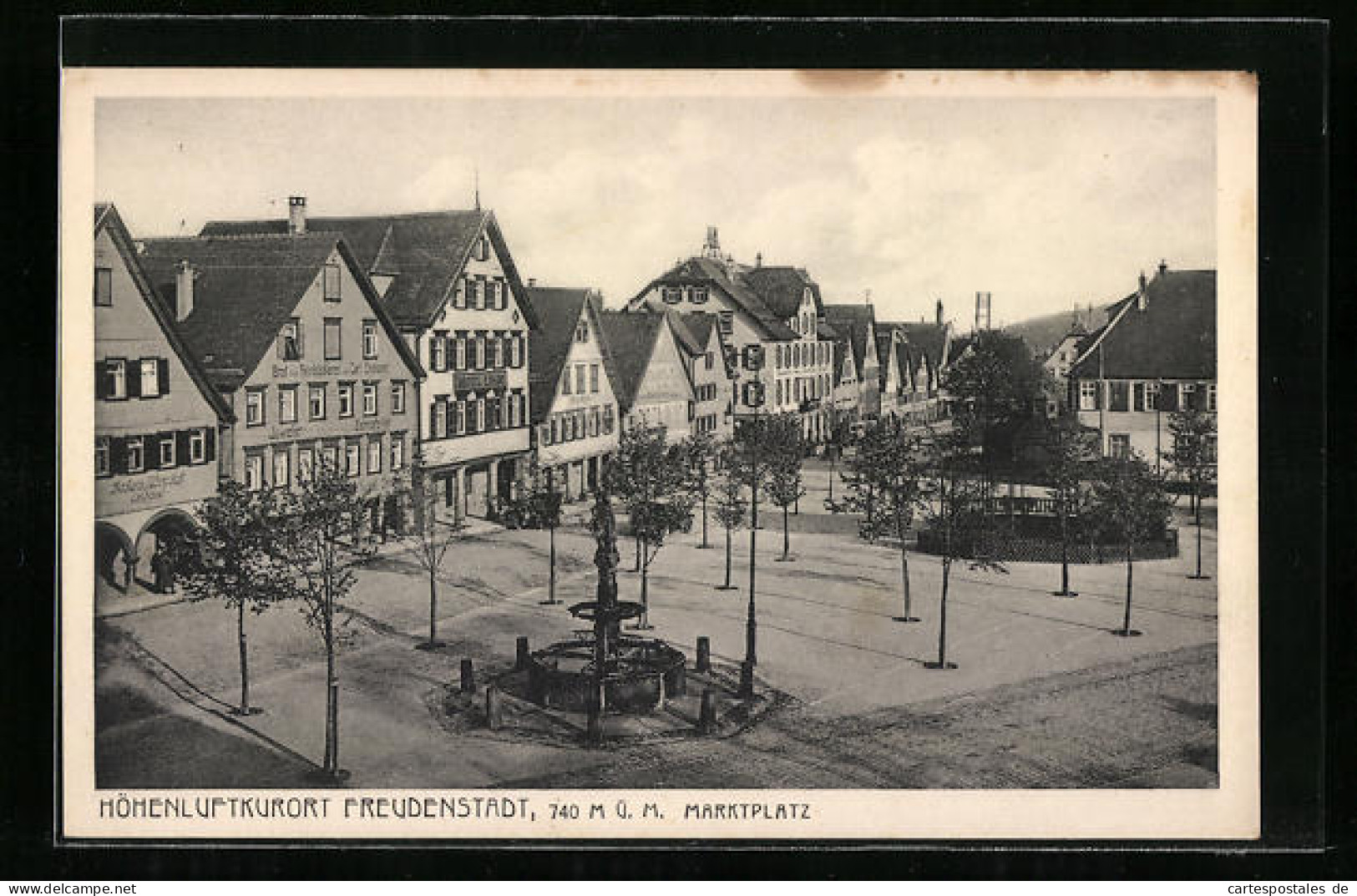 AK Freudenstadt, Der Marktplatz Des Höhenluftkurortes  - Freudenstadt