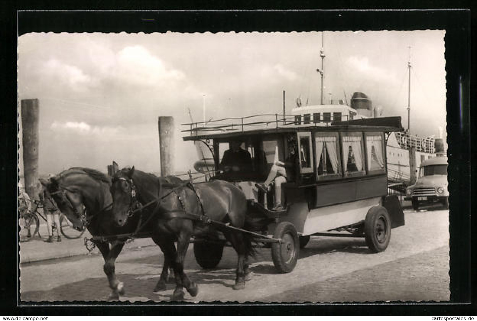 AK Norderney, Pferdeomnibus Am Hafen  - Norderney