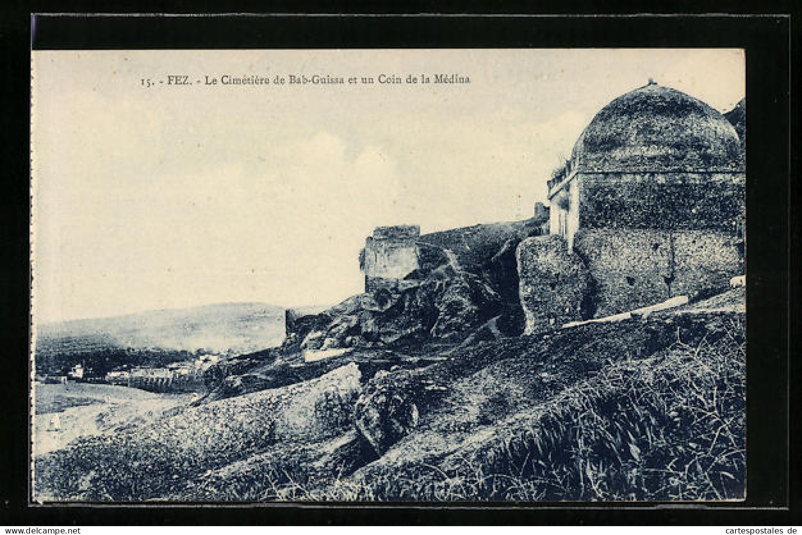 CPA Fez, Le Cimetiére De Bab-Guissa Et Un Coin De La Médina  - Fez (Fès)