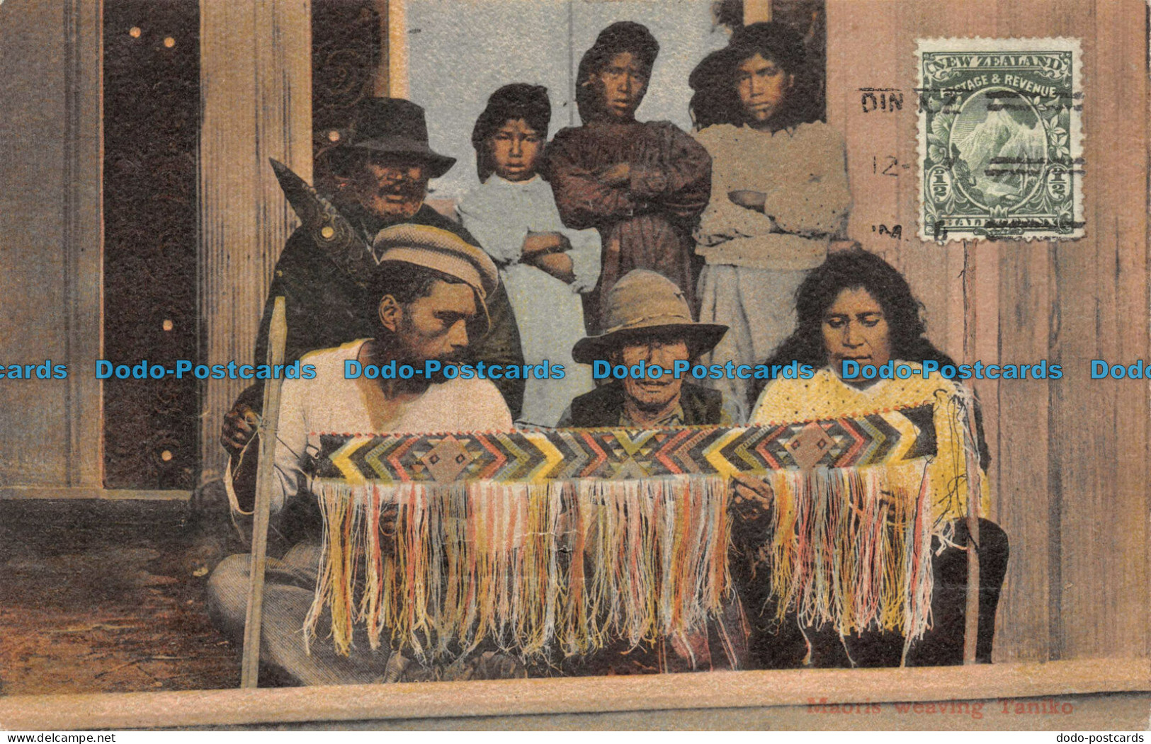 R102904 Maoris Weaving Taniko. T. Pringie. 104 - Monde