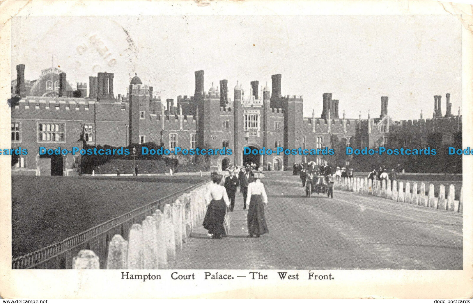 R103522 Hampton Court Palace. The West Front. Fancy Draper. 1908 - Monde