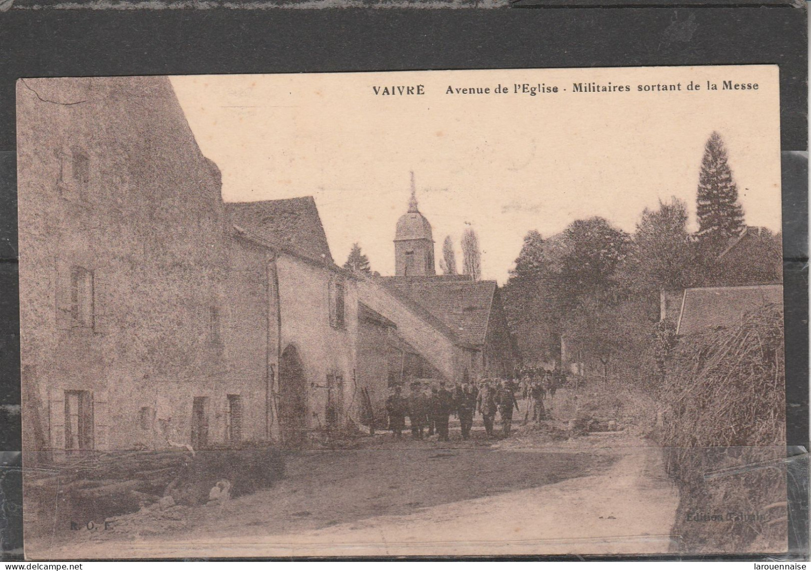 25 - VAIVRE - Avenue De L' Eglise - Militaires Sortant De La Messe - Andere & Zonder Classificatie