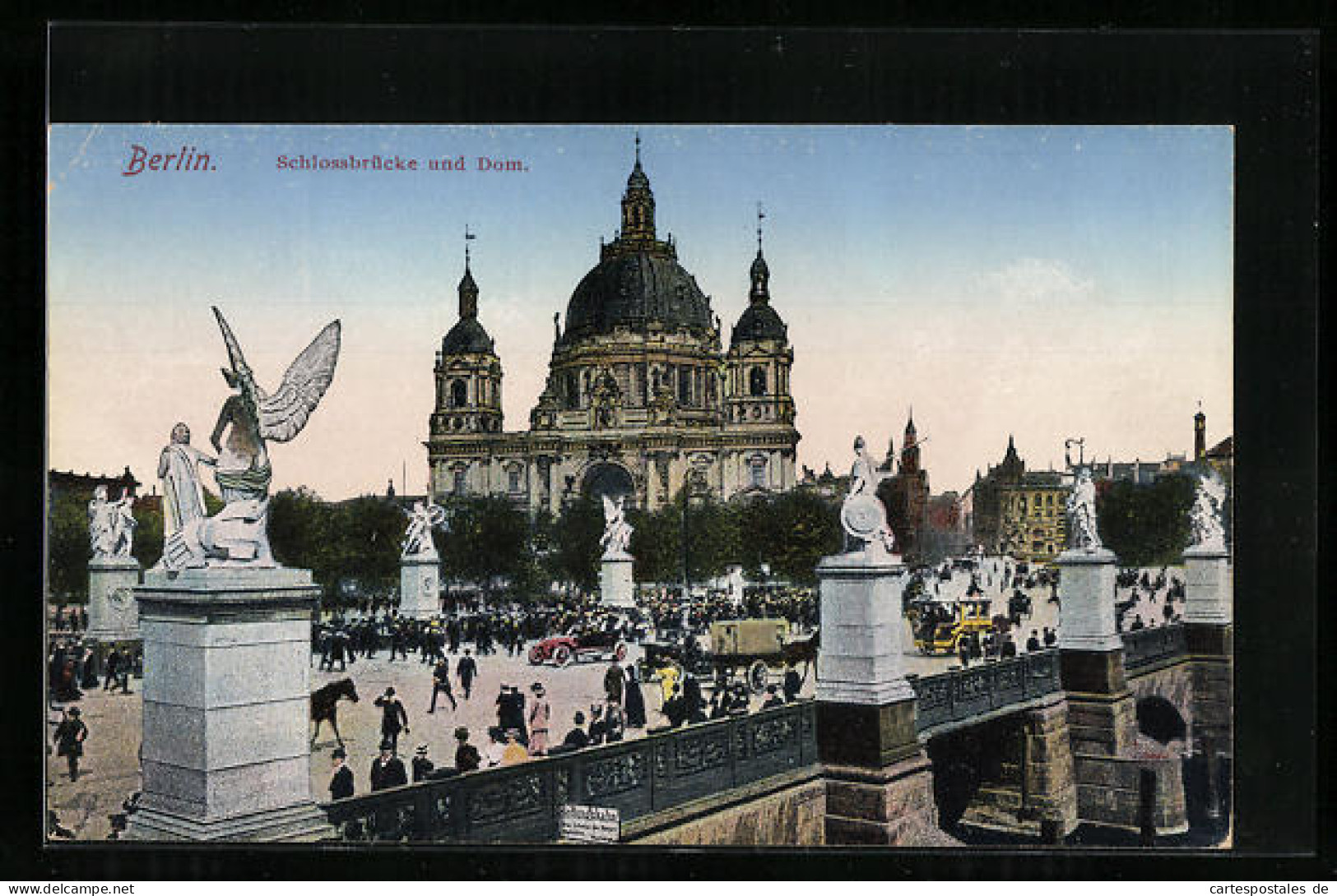 AK Berlin, Passanten Auf Der Schlossbrücke Und Blick Zum Dom  - Mitte