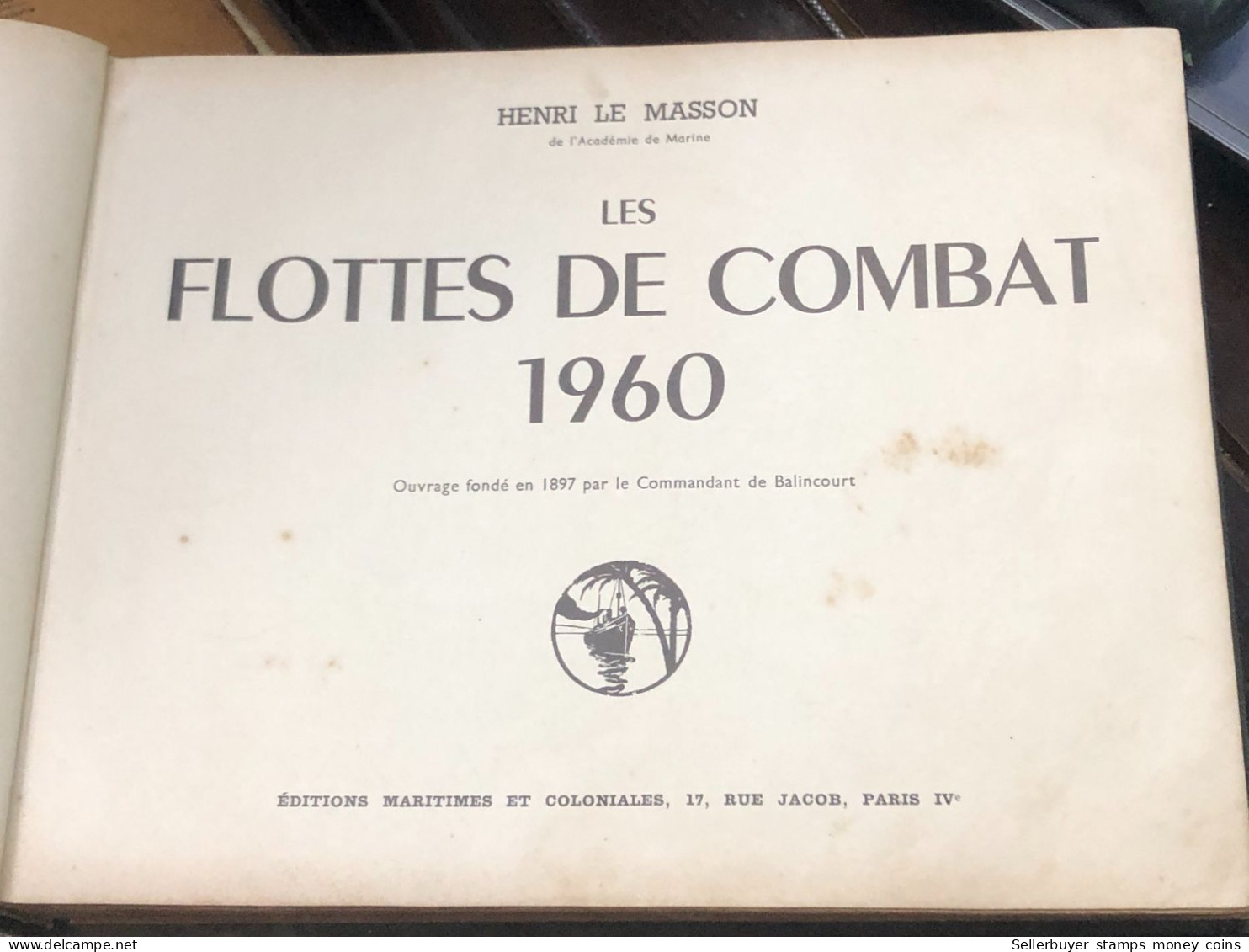 French books printed with images of warships, engines and submarines from 1897 and 1960 were bought by Vietnamese reader