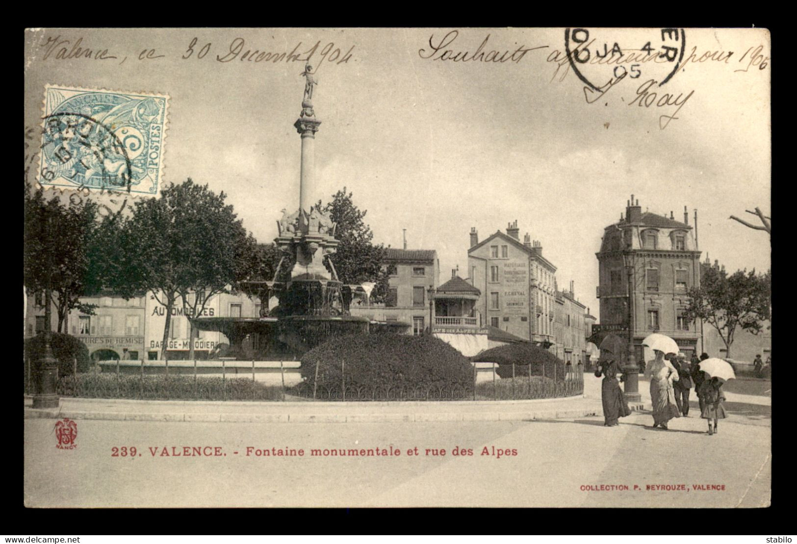 26 - VALENCE - FONTAINE MONUMENTALE ET RUE DES ALPES - Valence