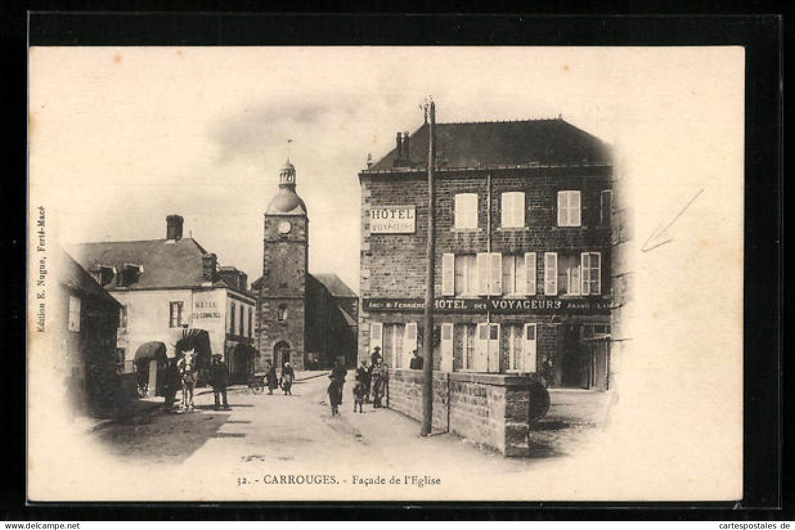 CPA Carrouges, Facade De L`Eglise  - Carrouges