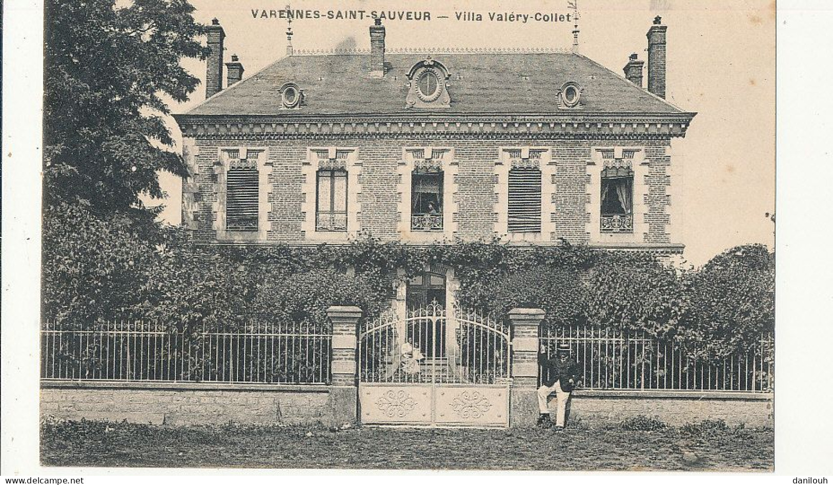 71 // VARENNES SAINT SAUVEUR   Villa Valery Collet - Autres & Non Classés