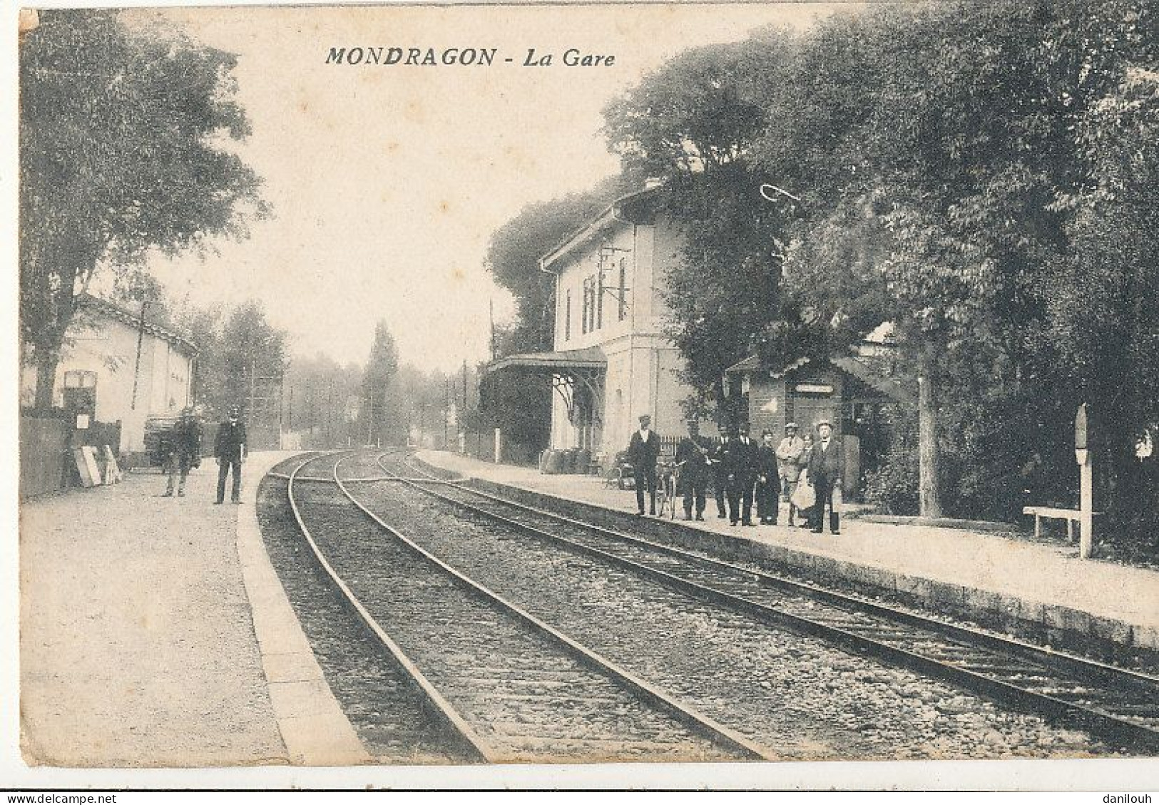 84 // MONDRAGON   La Gare - Vue Intérieure - Autres & Non Classés