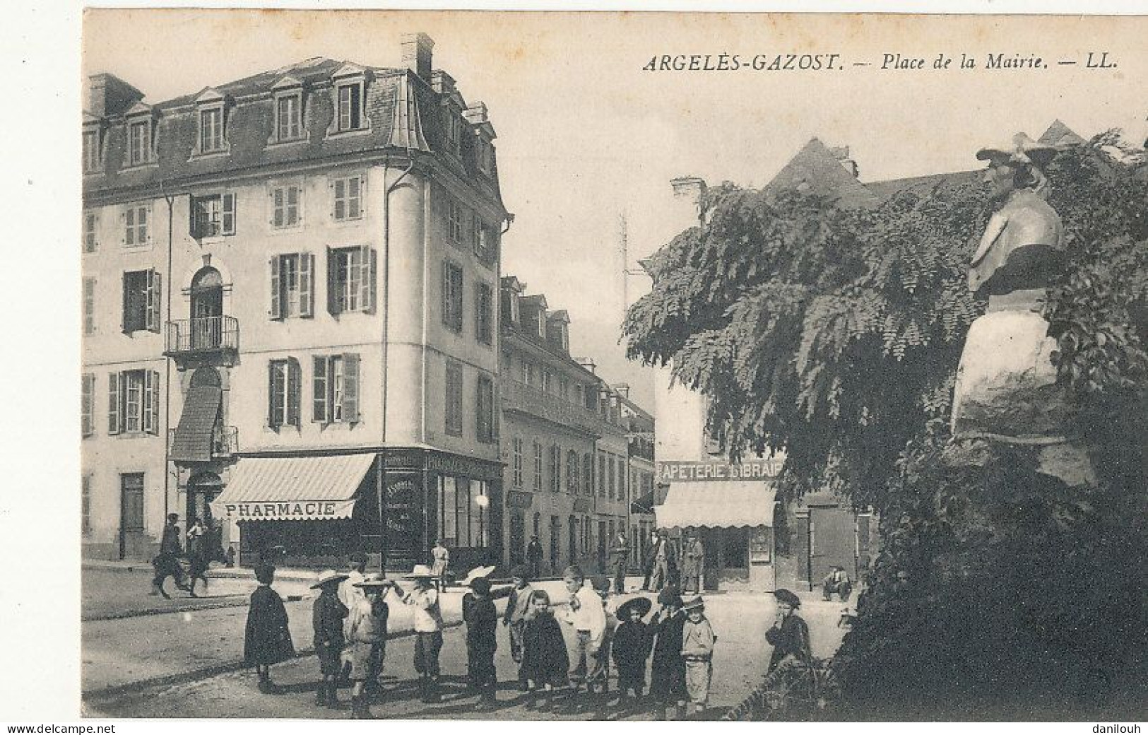 65 // ARGELES GAZOST   Place De La Maire  LL / Pharmacie - Argeles Gazost