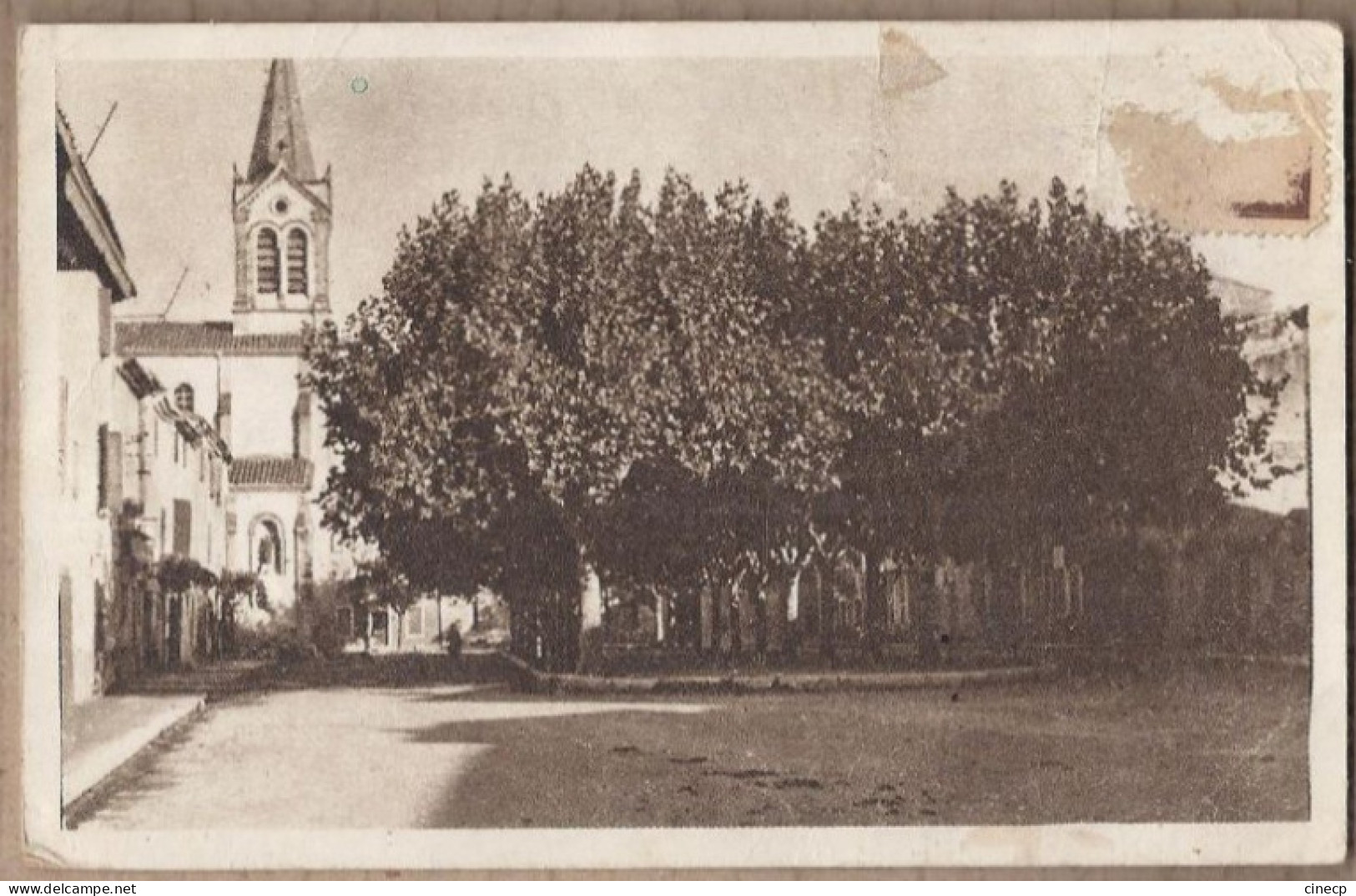 CPSM 30 - MANDUEL - Place De L'Eglise - TB PLAN Centre Village Avec Arbres - Sonstige & Ohne Zuordnung