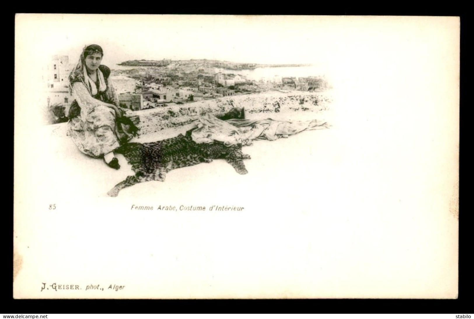 ALGERIE - EDITEUR GEISER CARTE PIONNIERE - FEMME ARABE, COSTUME D'INTERIEUR - Szenen