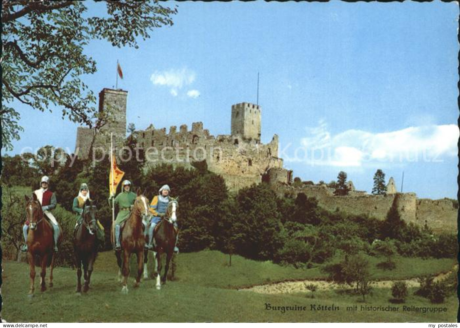 72235124 Loerrach Burgruine Roetteln Mit Historischer Reitergruppe Loerrach - Loerrach