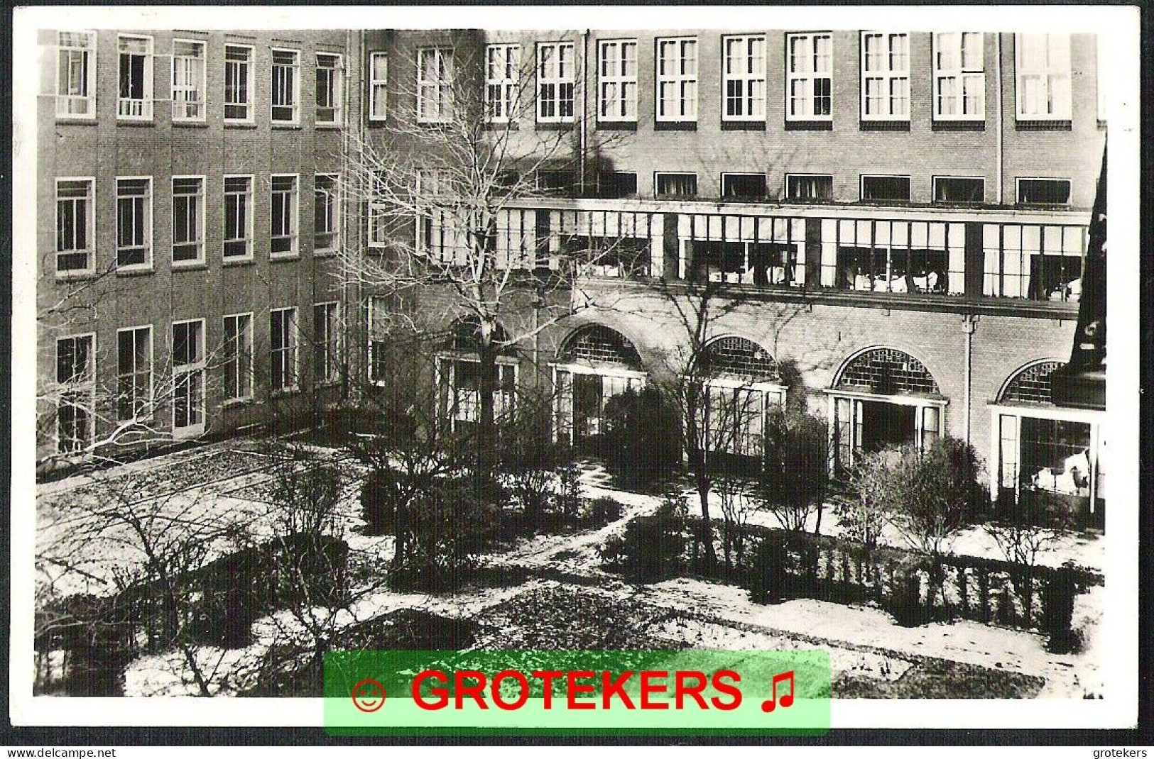 LEIDEN St. Elisabeth Ziekenhuis Binnentuin 1957 - Leiden