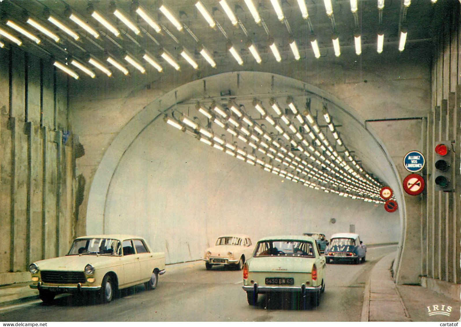 CHAMONIX . Tunnel Du Mt-Blanc . ( Peugeot 404 , RENAULT Dauphine , Ciroen DS …) - Chamonix-Mont-Blanc