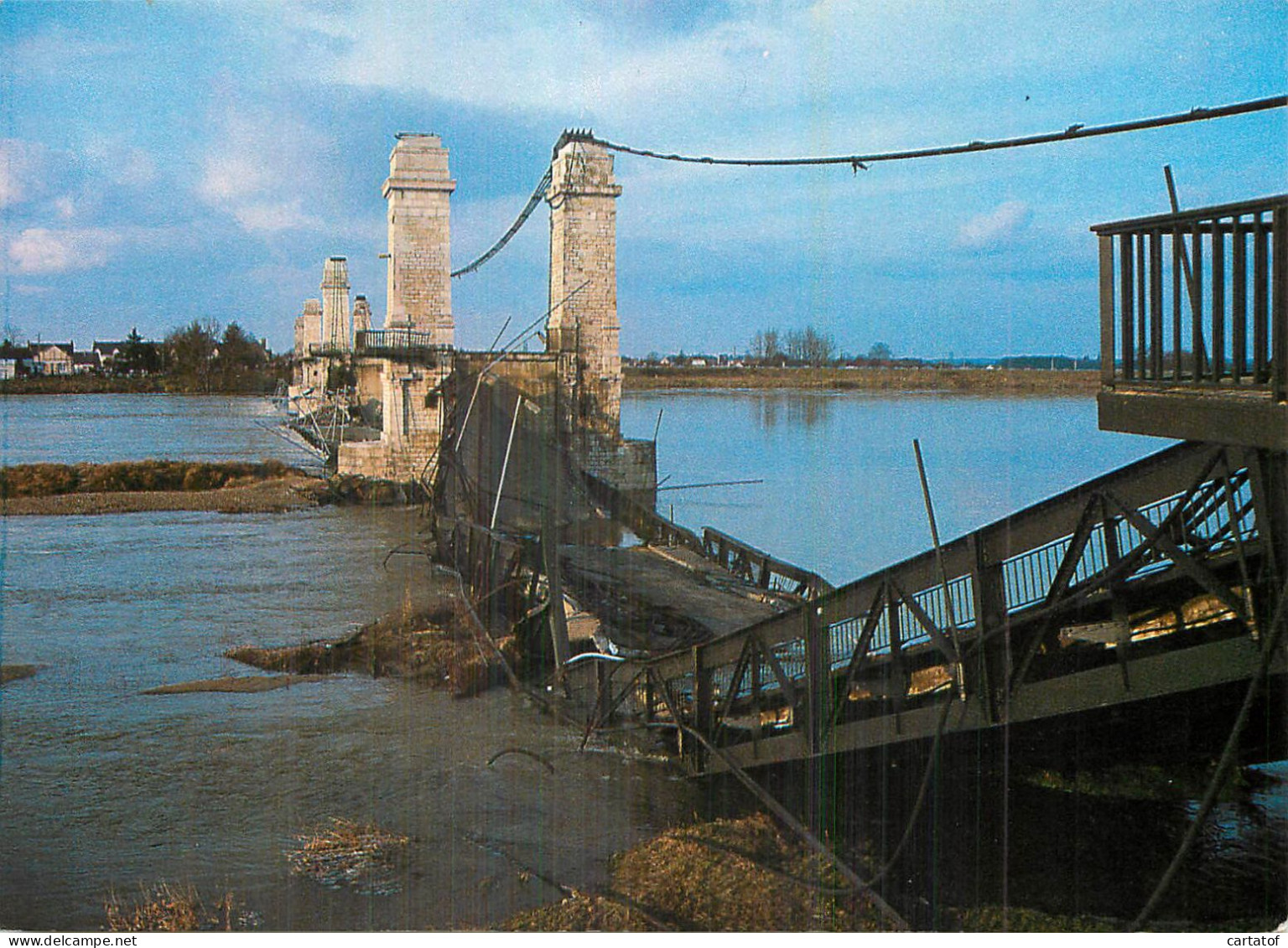 SULLY Sur LOIRE . Janvier 1985 Le Pont S'effondre . - Sully Sur Loire