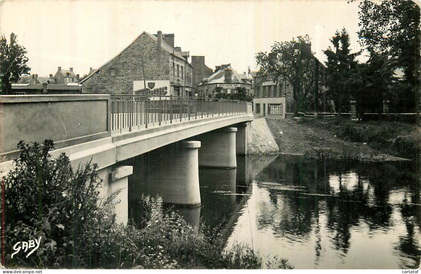 PONT ERAMBOURG . Le POnt Et La Rivière Le Noireau . - Andere & Zonder Classificatie