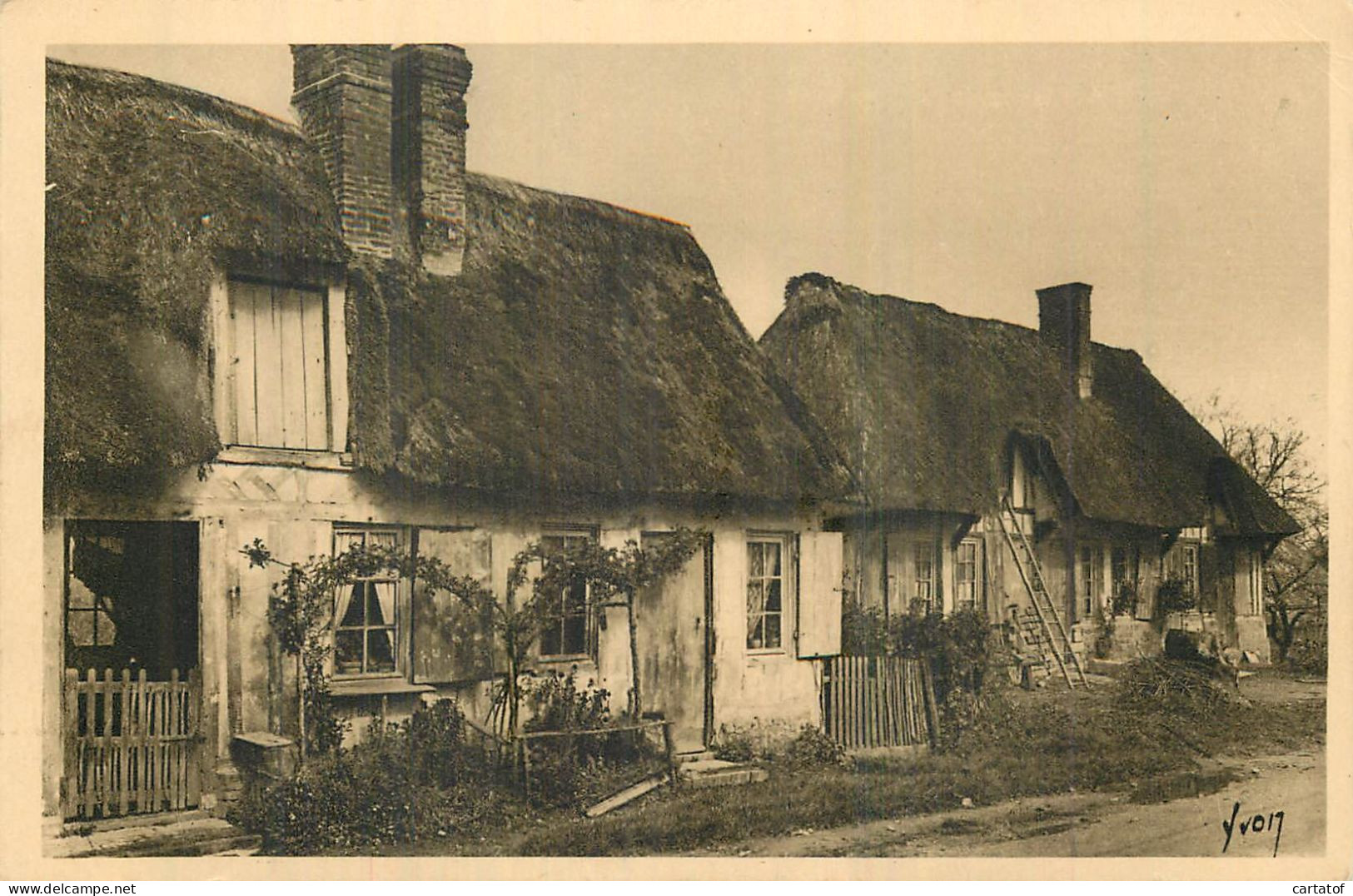 LA NORMANDIE . Vieille Maison Au Toit De Chaume - Andere & Zonder Classificatie