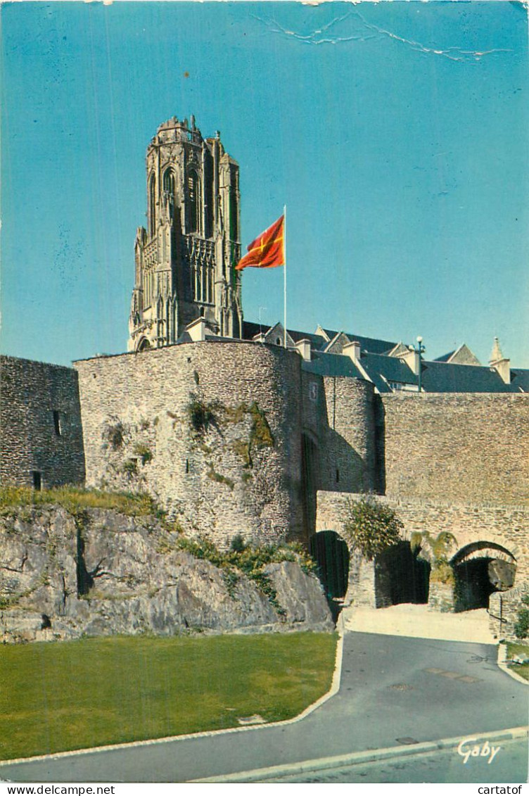 SAINT LO . Eglise Notre Dame Et Les Remparts - Saint Lo