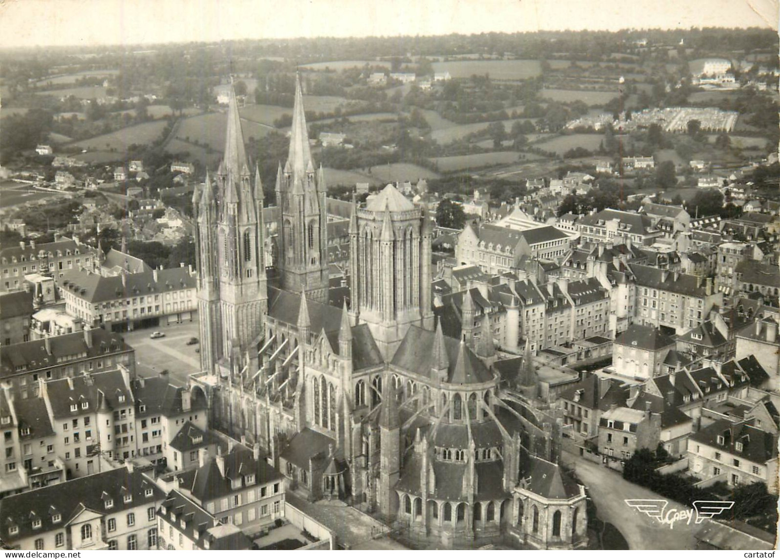 En Avion Au Dessus De COUTANCES . La Cathédrale  - Coutances