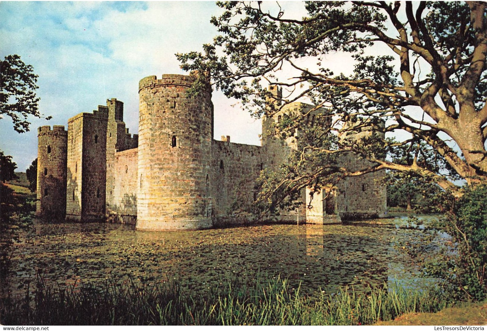 ROYAUME-UNI - Bodiam Castle - Sussex - This Stately Moated Castle Now A Ruin - Carte Postale Ancienne - Autres & Non Classés