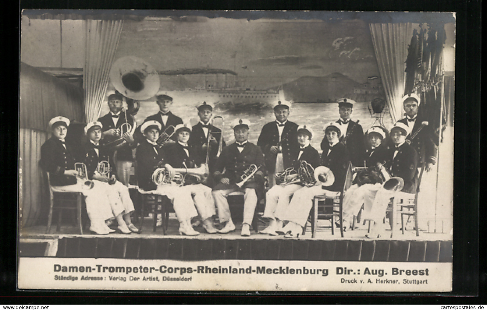 AK Damen-Trompeter-Corps Rheinland-Mecklenburg, Bühnenbild, Dir. Aug. Breest  - Musique Et Musiciens