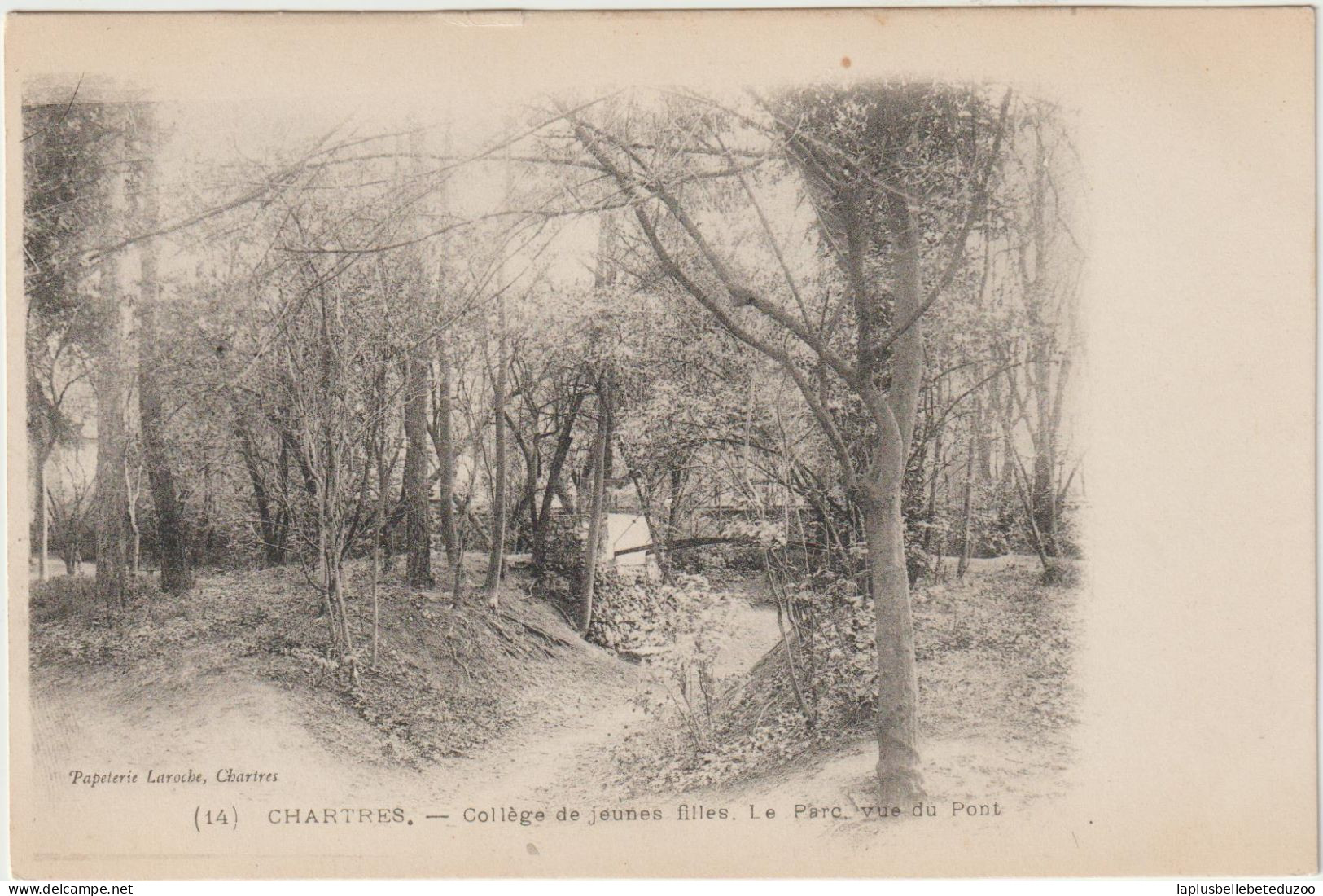 CPA - 28 - CHARTRES - Collège De Jeunes Filles - Le Parc -  Vue Du Pont - Vers 1905 - Chartres