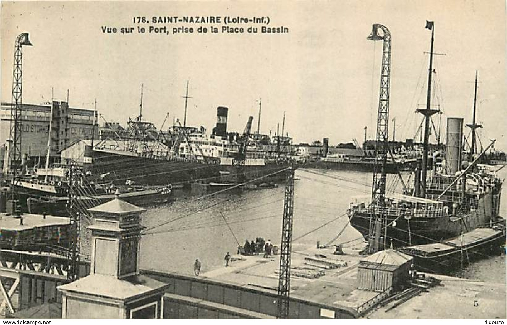 44 - Saint Nazaire - Vue Sur Le Port, Prise De La Place Du Bassin - Bateaux - Carte Neuve - CPA - Voir Scans Recto-Verso - Saint Nazaire