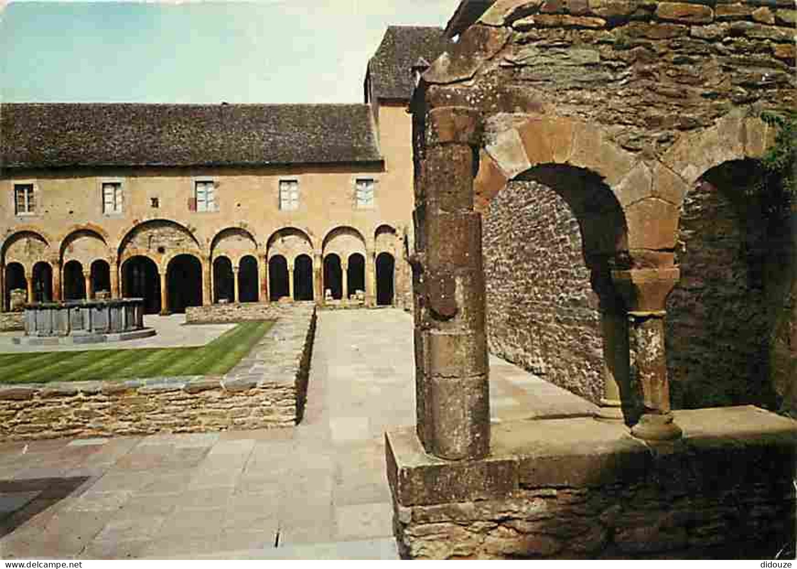 12 - Conques En Rouergue - Le Cloitre - CPM - Voir Scans Recto-Verso - Otros & Sin Clasificación