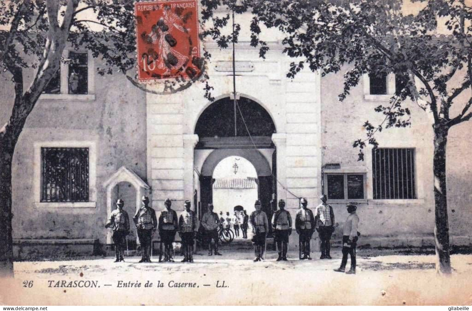 13 - Bouches Du Rhone -  TARASCON - Entrée De La Caserne - Tarascon