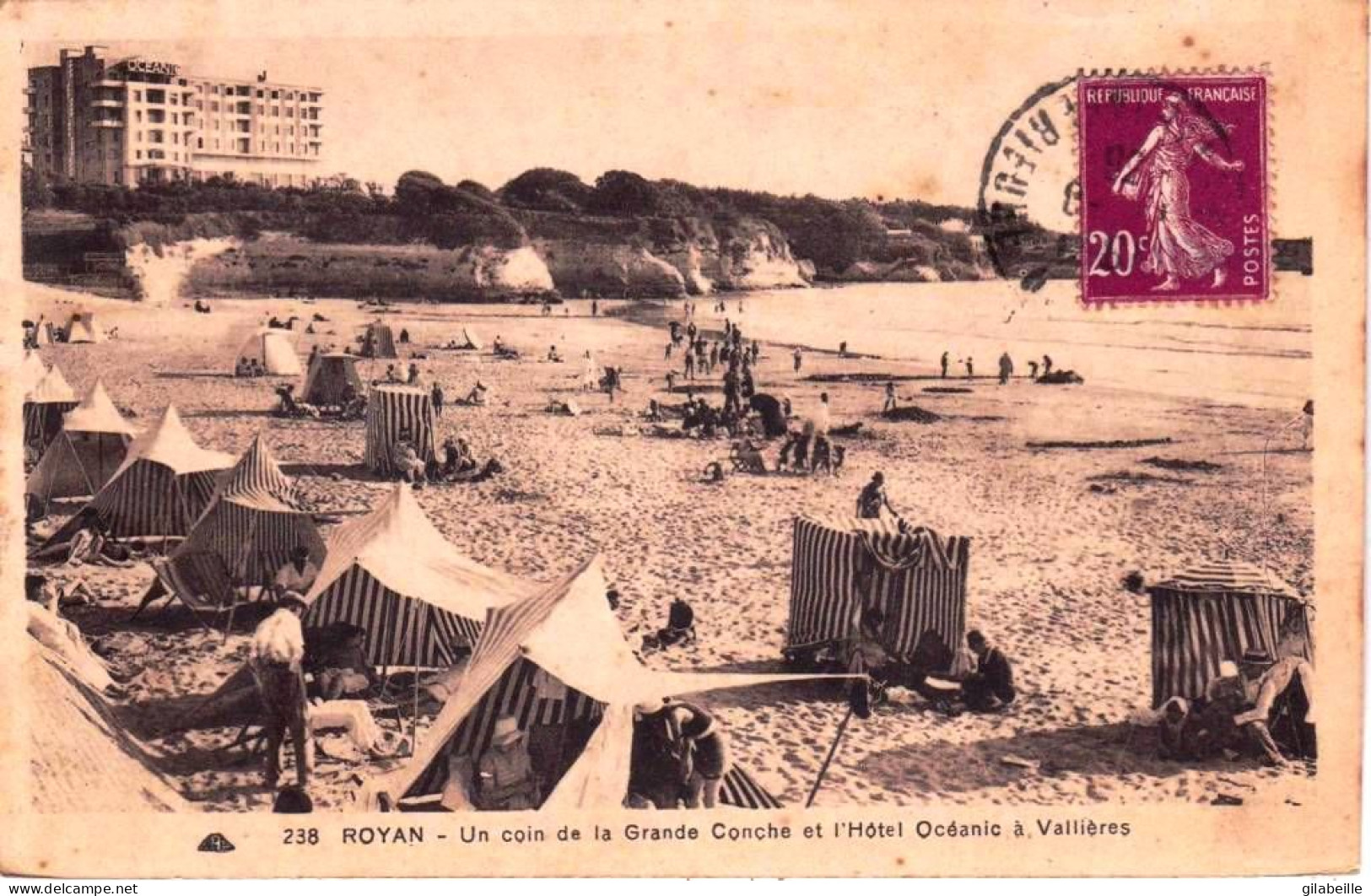 17 - Charente Maritime -  ROYAN  - Un Coin De La Grande Conche Et L Hotel Océanic A Vallieres - Royan