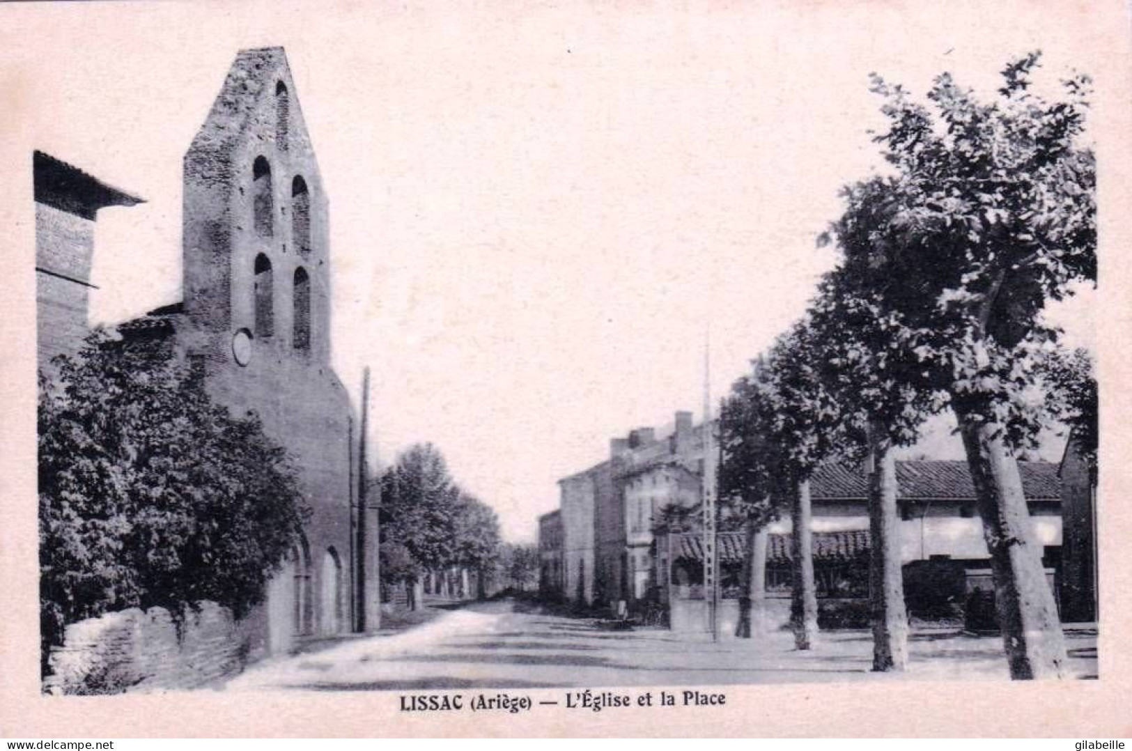 09 - Ariege -  LISSAC  - L église Et La Place - Altri & Non Classificati