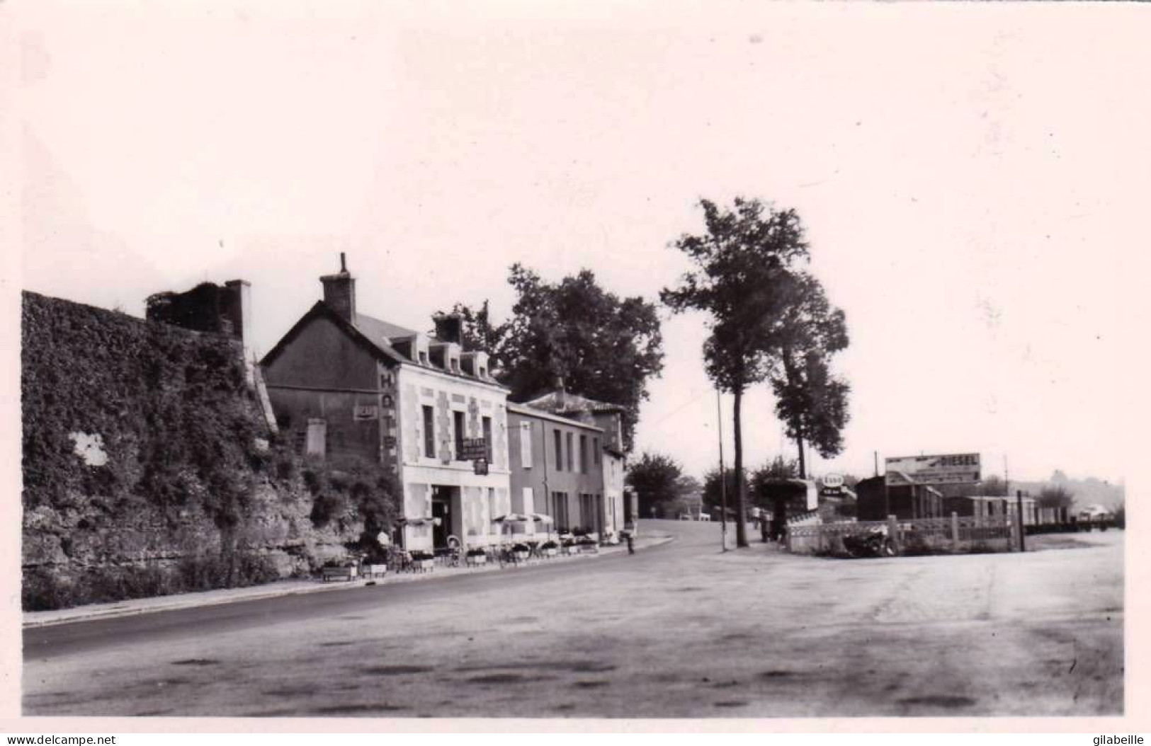 86 - Vienne -  VIVONNE -  La Route N 10 - Hotel De La Gare - Vivonne