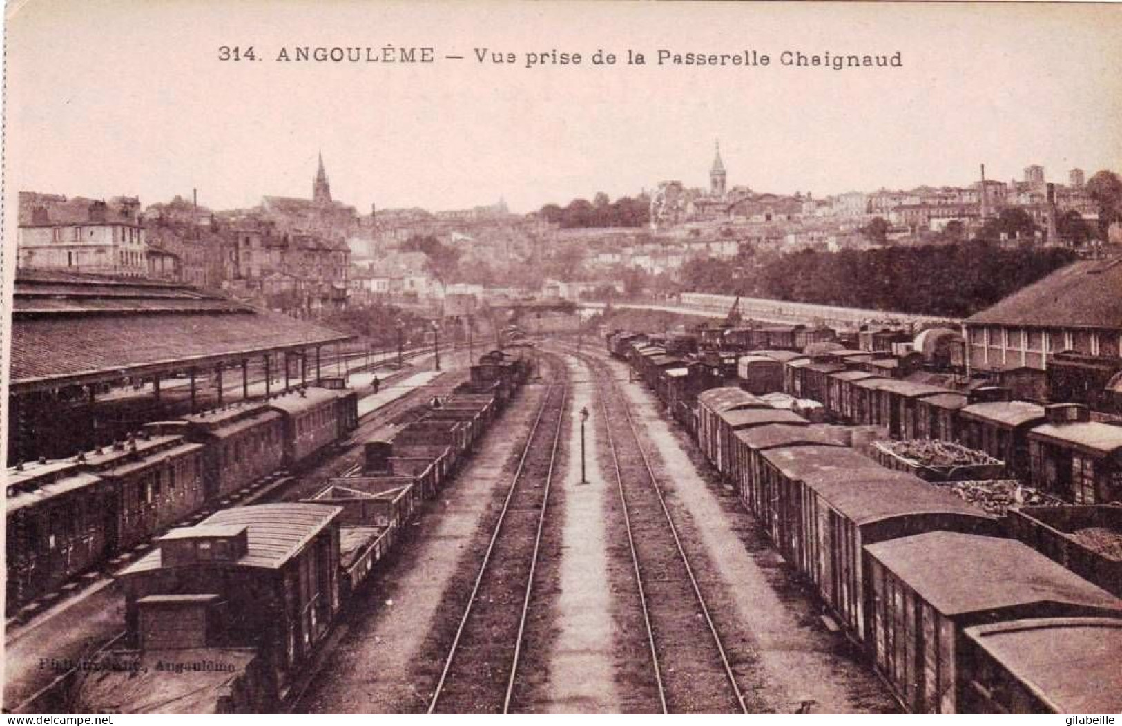 16 - Charente -  ANGOULEME -   Vue Prise De La Passerelle Chaignaud - Angouleme