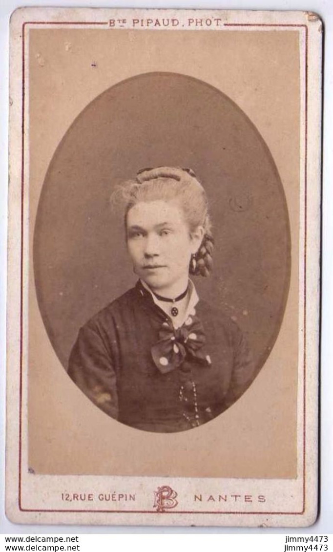 CARTE CDV - Portrait D'une Jeune Fille à Identifier - Tirage Aluminé 19 ème - Taille 63 X 104 - Edit. B. Pipaud Nantes - Alte (vor 1900)