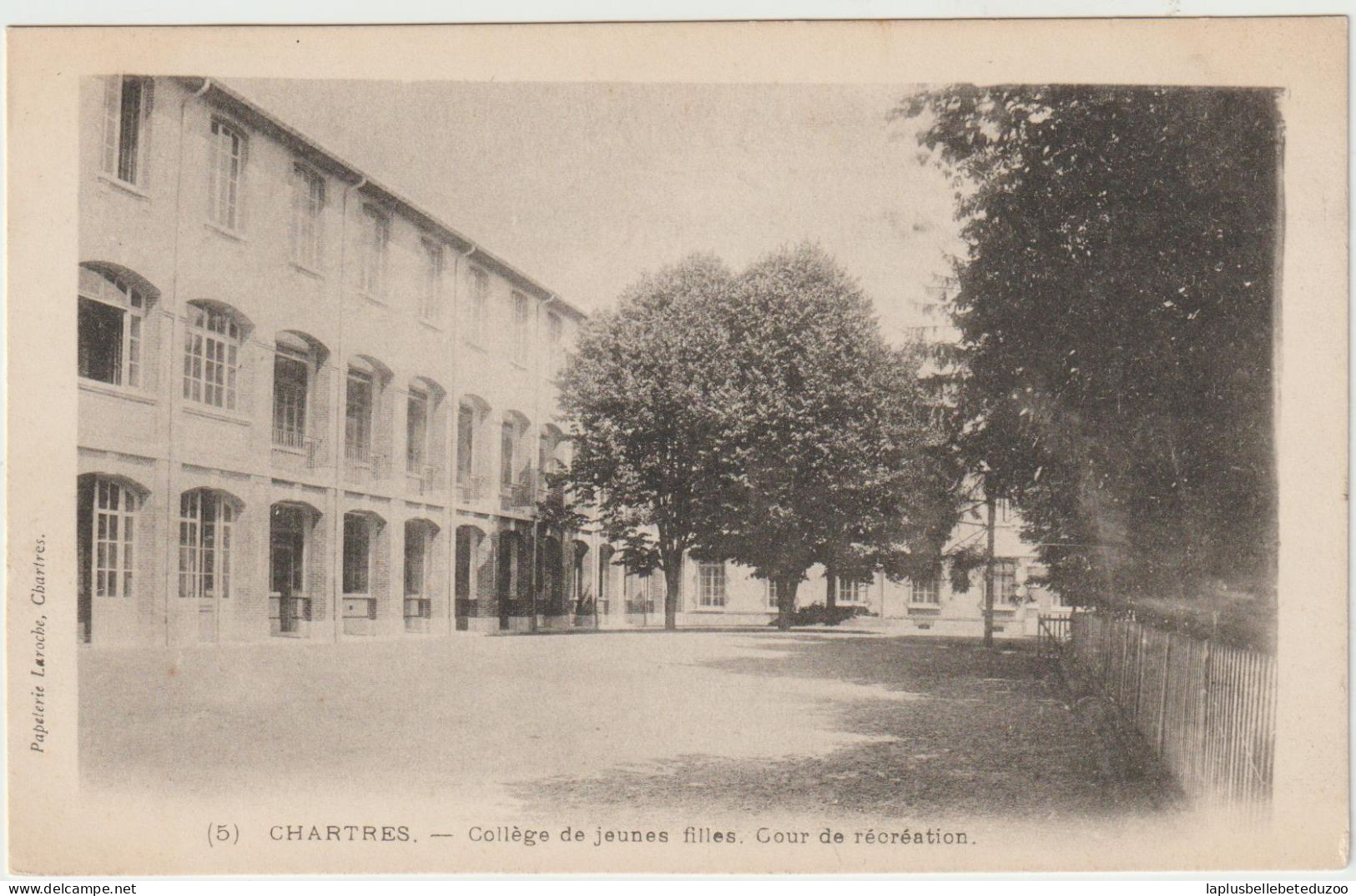 CPA - 28 - CHARTRES - Collège De Jeunes Filles - Cour De Récréation -  Vers 1905 - Chartres