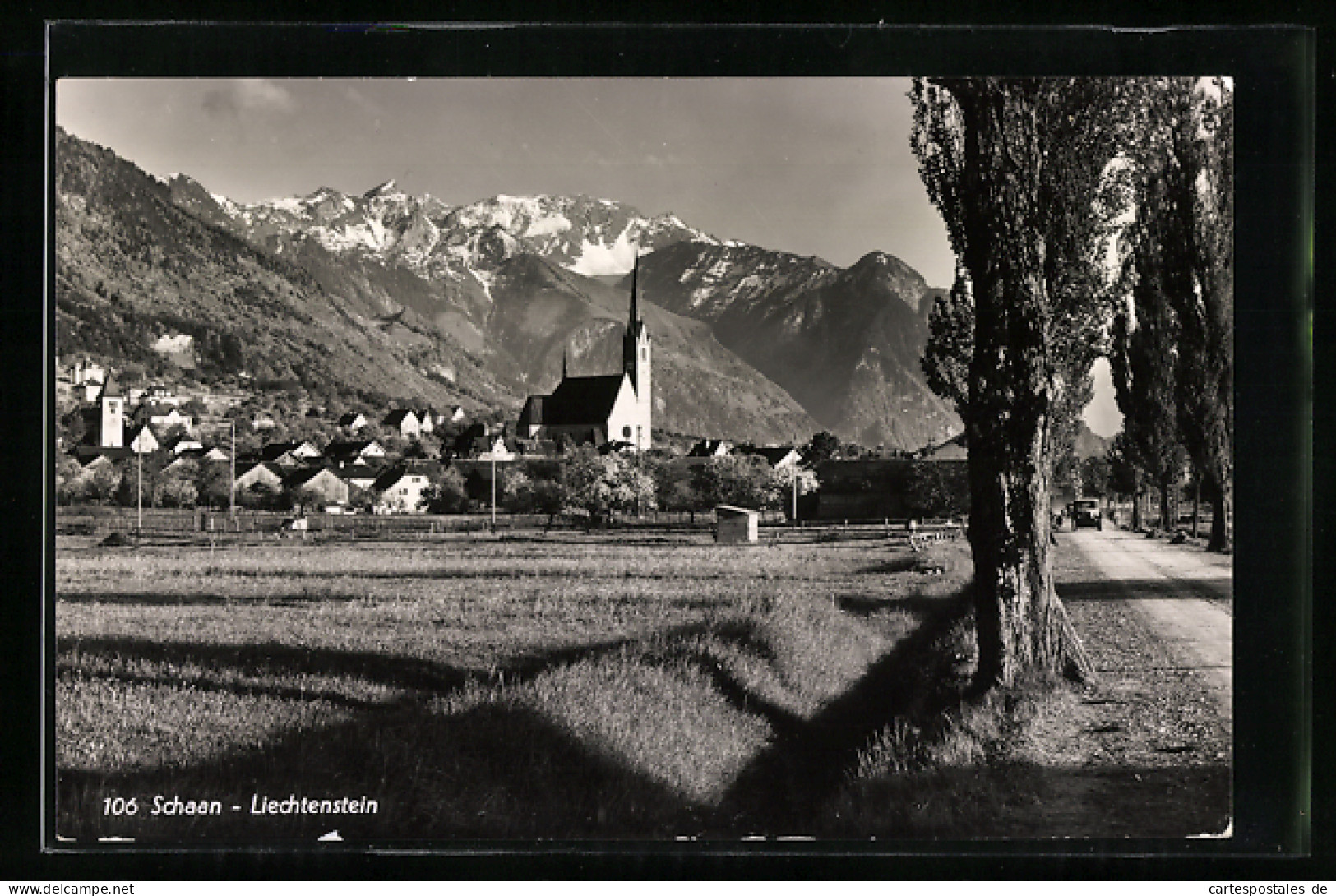 AK Schaan, Liechtenstein, Blick Zur Kirche Im Ort  - Liechtenstein