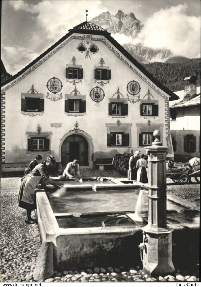 10723289 Scuol Scuol Waescherinnen Dorfbrunnen X Scuol - Andere & Zonder Classificatie