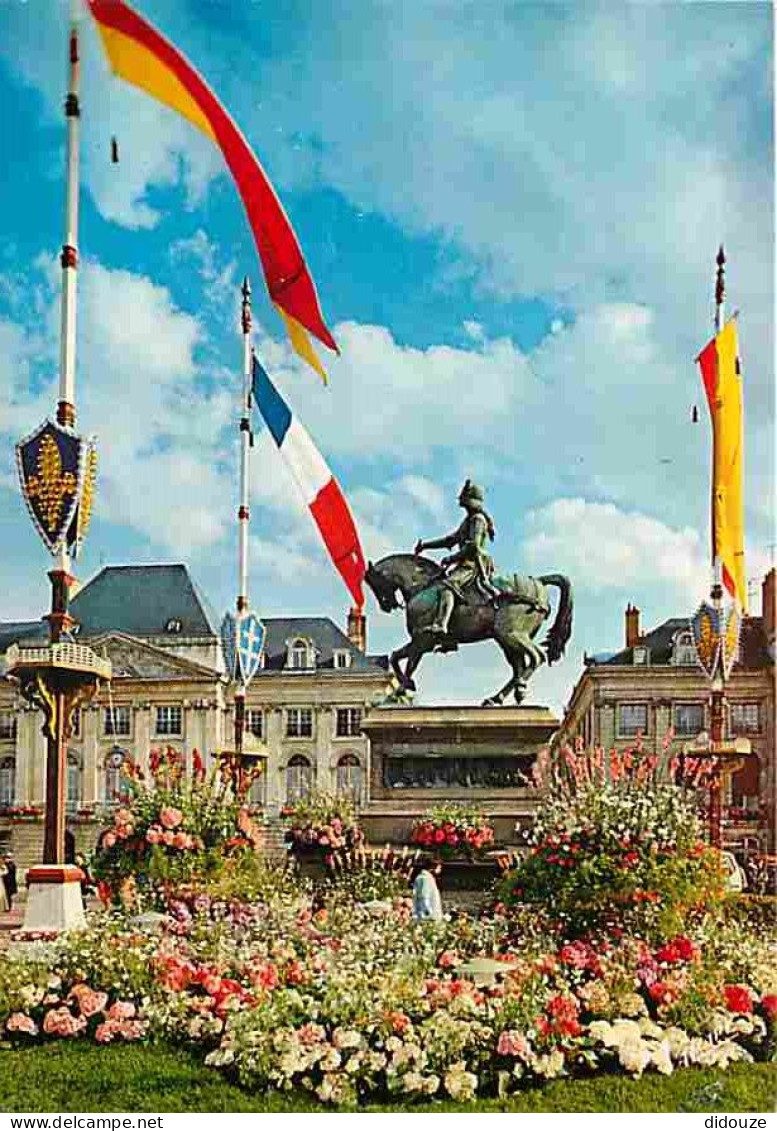 45 - Orléans - Place Du Martroi - Statue équestre De Jeanne D'Arc - Fleurs - Carte Neuve - CPM - Voir Scans Recto-Verso - Orleans